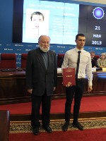 Владимир Чуров вручил диплом призёра конкурса Ярославу Ерыгину